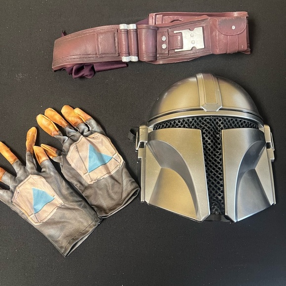 HALLOWEEN COSTUME STAR WARS “THE MANDALORIAN” CHILD SIZE SMALL 5-6 - Picture 5 of 11